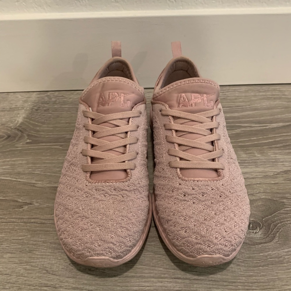 APL running sneakers